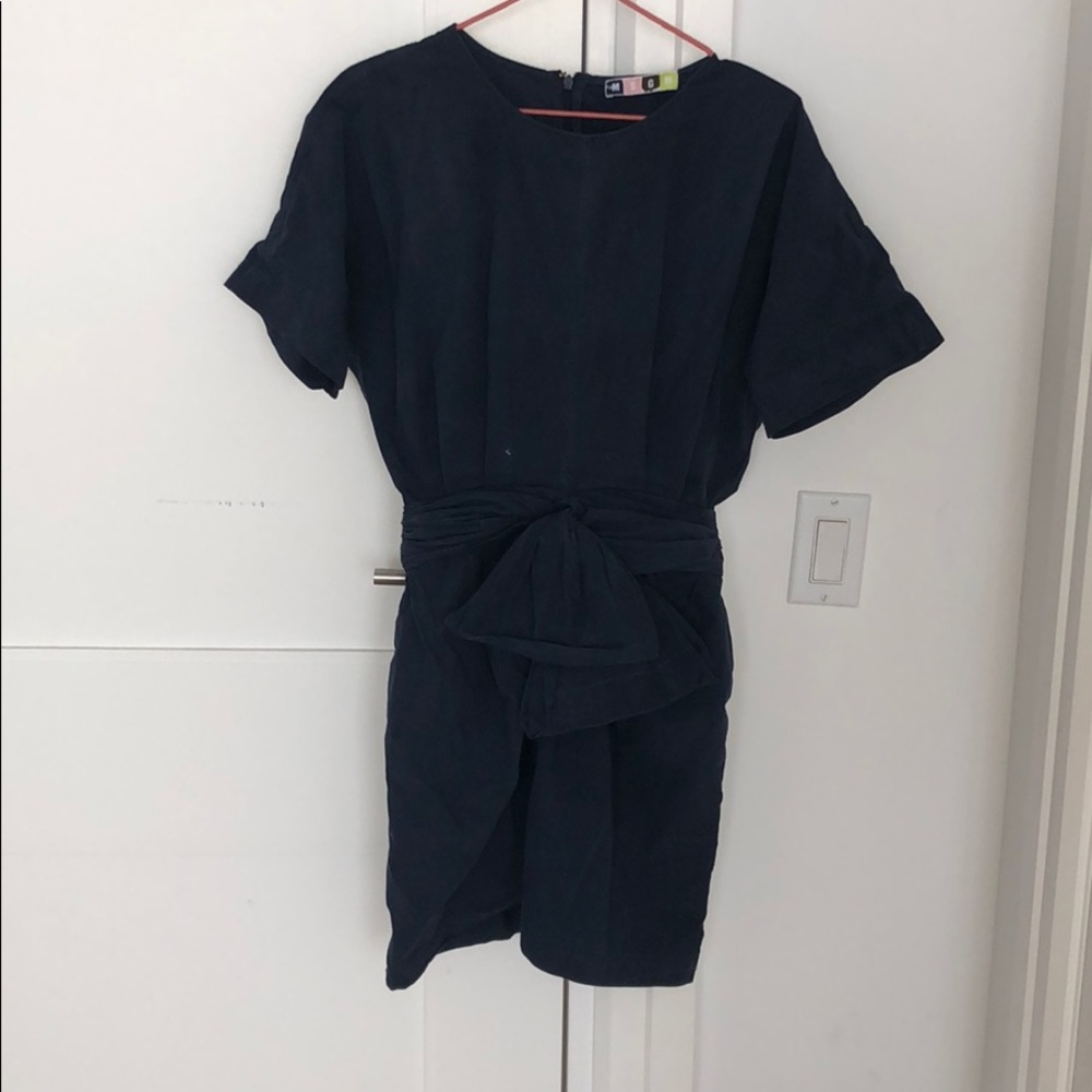 Vintage looking navy dress bow